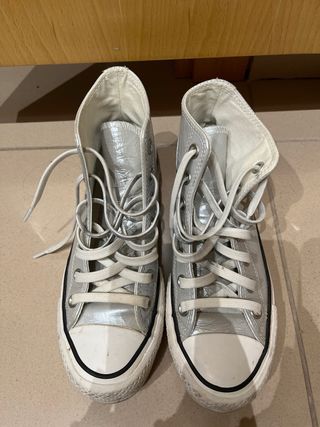 Converse plateadas