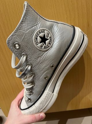 Converse plateadas