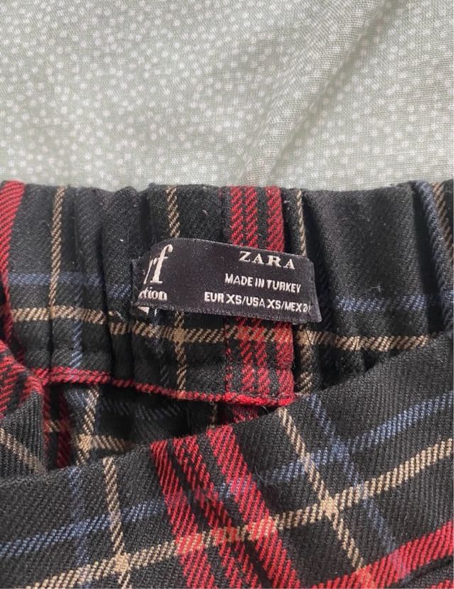 Pantalón jogger Zara cuadros Xs