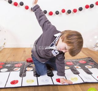 Piano higante suelo niños