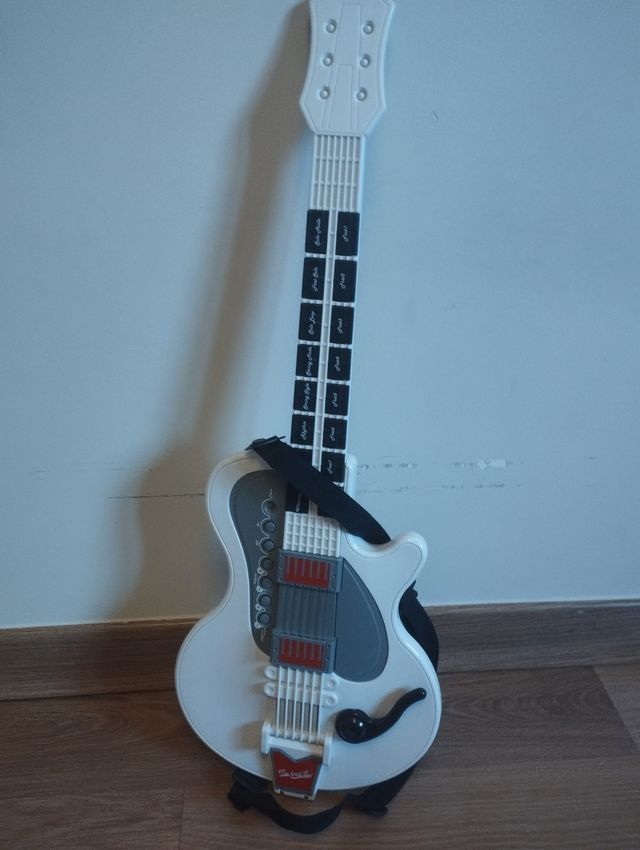 Guitarra electronica de juguete