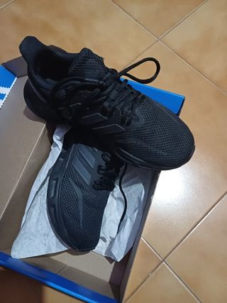 Zapatillas negras Adidas