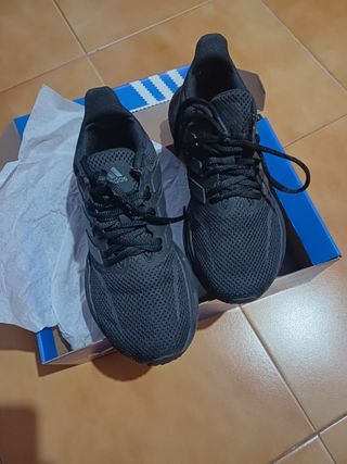 Zapatillas negras Adidas