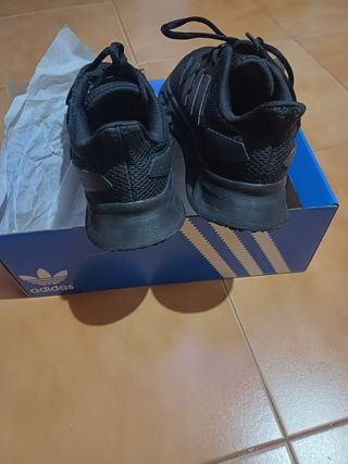Zapatillas negras Adidas