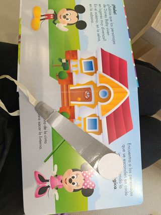 Disney Baby. Linterna mágica: Busca y encuentra