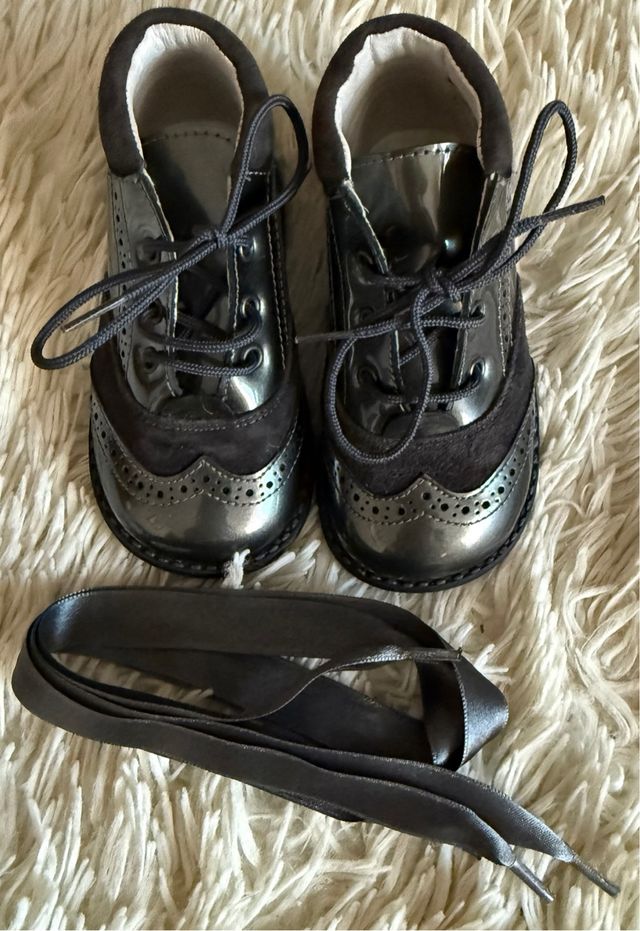 Botas bebé charol T.22