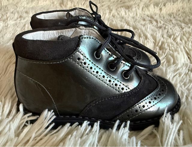 Botas bebé charol T.22