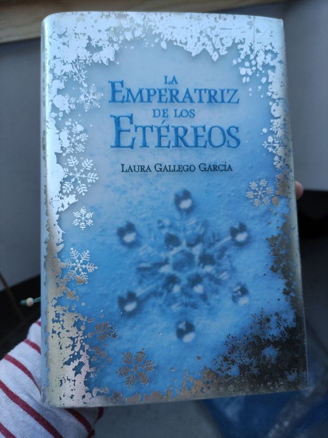 LA EMPERATRIZ DE LOS ETEREOS (Spanish Edition)