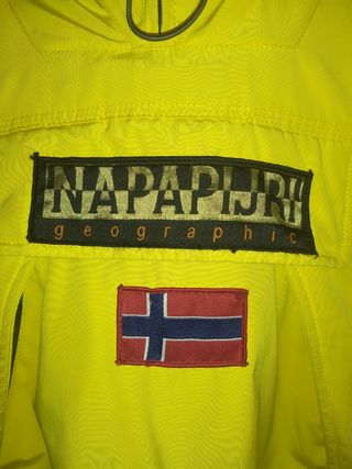 Abrigo Napapijri amarillo