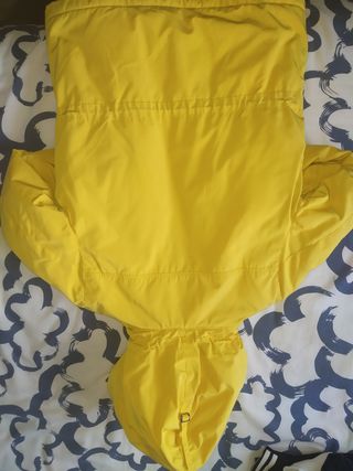 Abrigo Napapijri amarillo