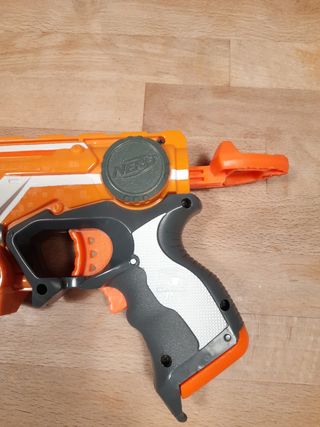 NERF Firestrike Elite( con rayo de luz)