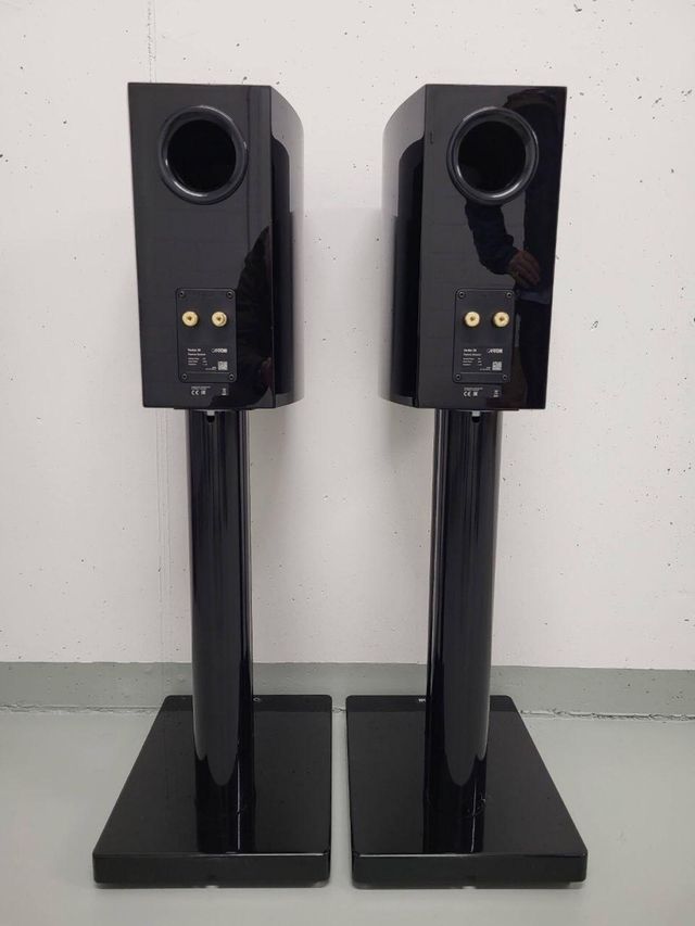 Altavoces Canton Vento 30