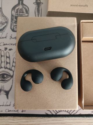 Auriculares earcuffs negros