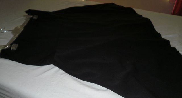 FALDA MAXI COLOR NEGRO MARCA PARFOIS SIN ESTRENAR