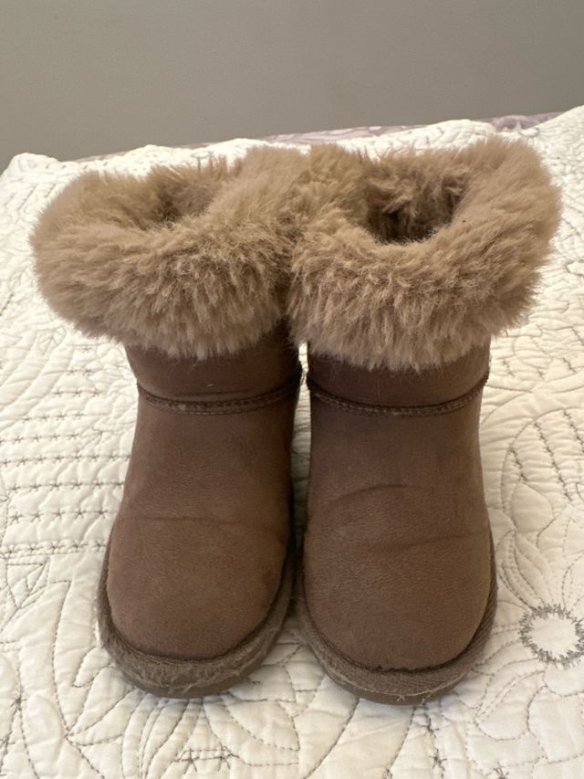 Conguitos Botas Australianas talla 27