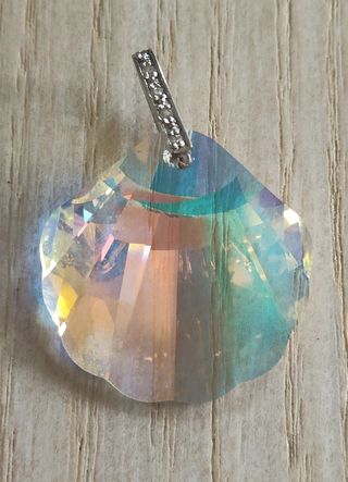 Ciondolo a forma di conchiglia