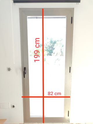 Puerta abatible aluminio