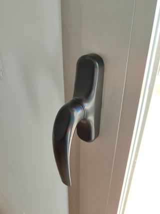 Puerta abatible aluminio