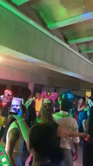 Alquiler de sonido para fiestas servicio Dj’s.