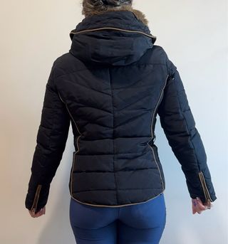 Chaqueta plumas negra Zara