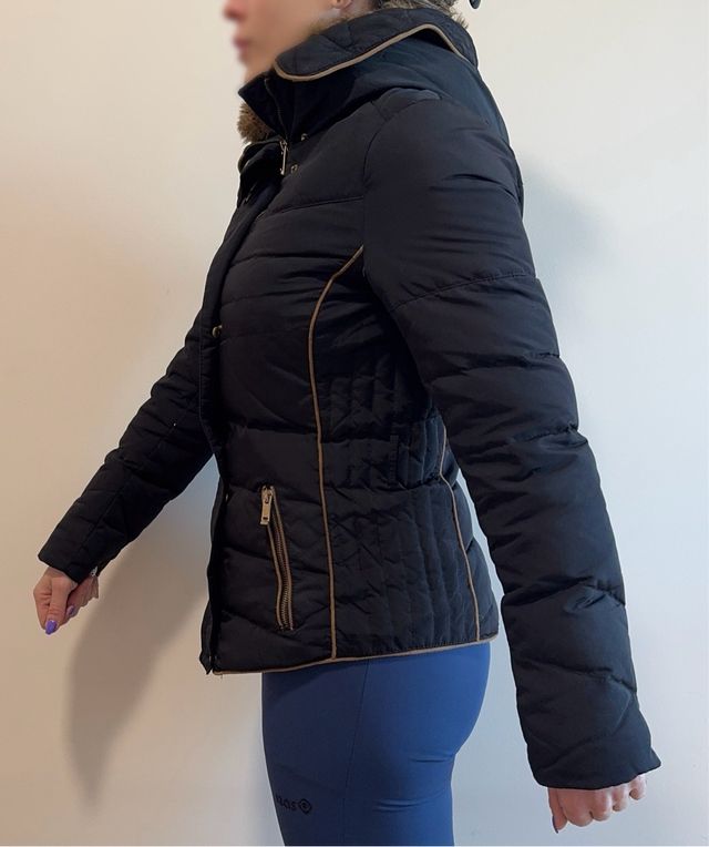 Chaqueta plumas negra Zara