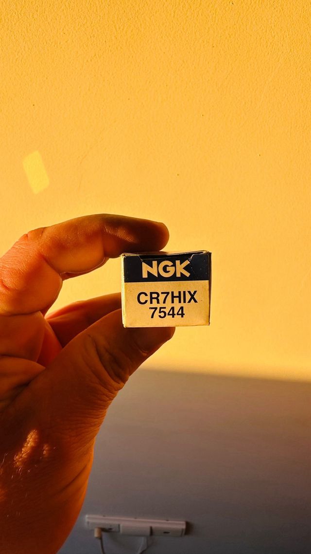 Bujia NGK CR7HIX 7544 iridium ix