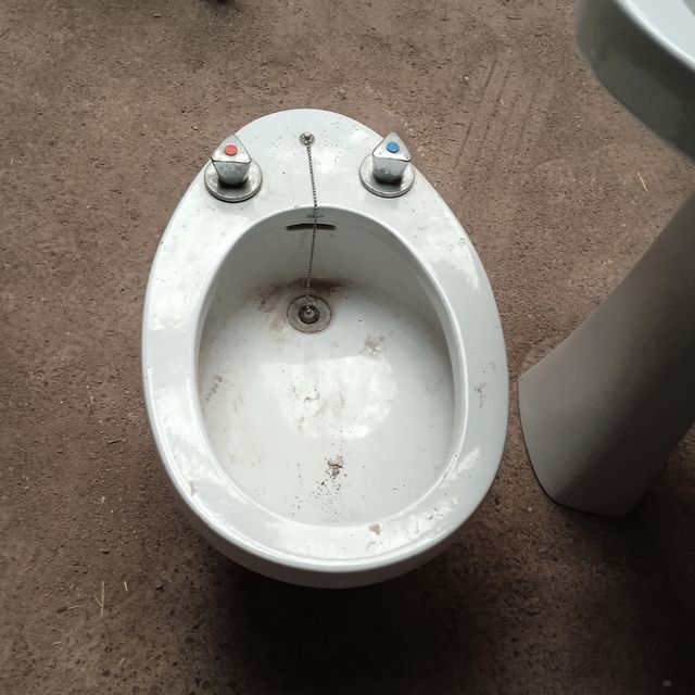  lavabo y bidet y WC Roca serie vintage