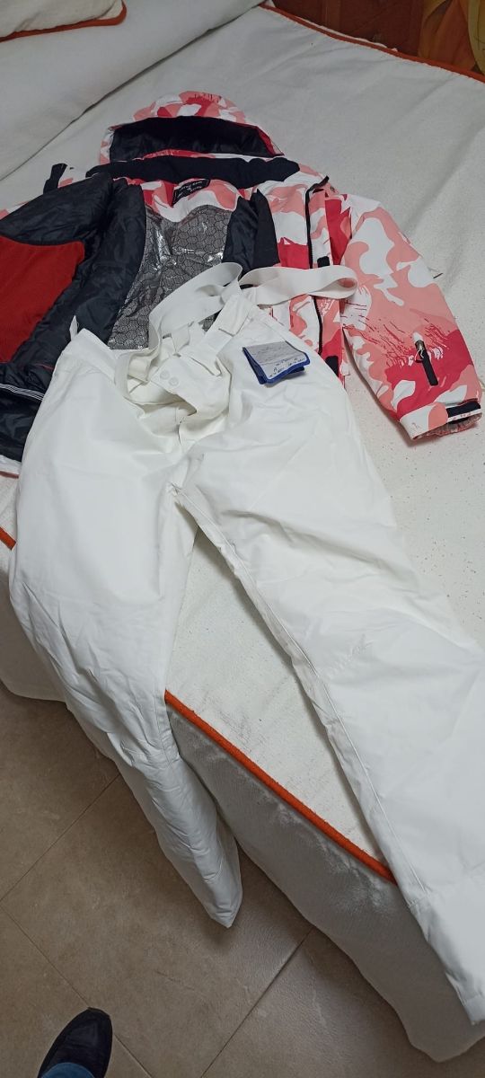 Traje de nieve NUEVO A ESTRENAR con las etiquetas.