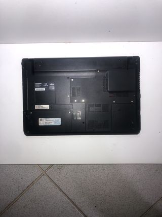 Fujitsu Siemens LifeBook AH552/SL