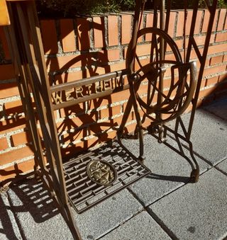 Máquina de coser Wertheim