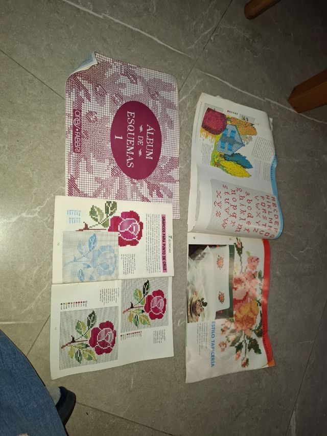 REGALO-Folletos punto de cruz