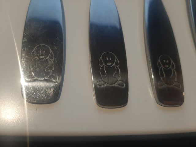 Tenedores, cucharas y cuchillos bebé.