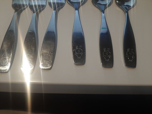 Tenedores, cucharas y cuchillos bebé.
