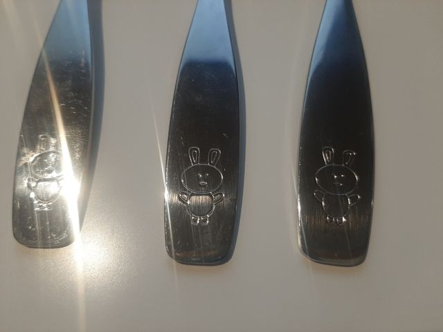 Tenedores, cucharas y cuchillos bebé.