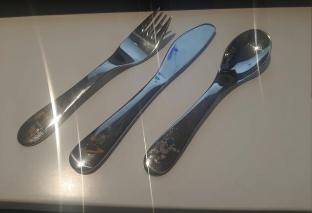 Tenedores, cucharas y cuchillos bebé.