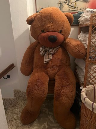 oso gigante de peluche en muy buen estado
