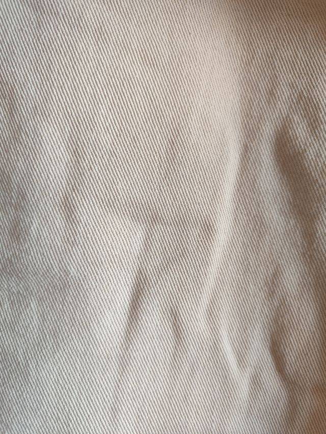 Pantalón blanco y negro