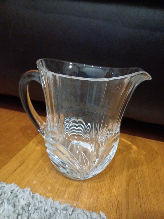 Jarra de cristal tallado