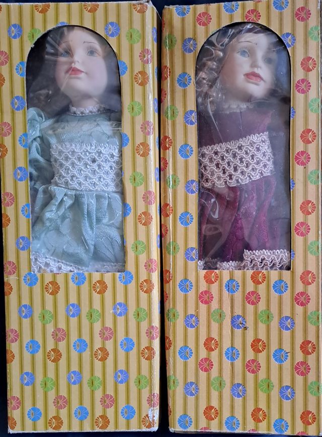 2 Bonecas de porcelana