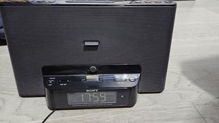 Radio despertador Sony con dock