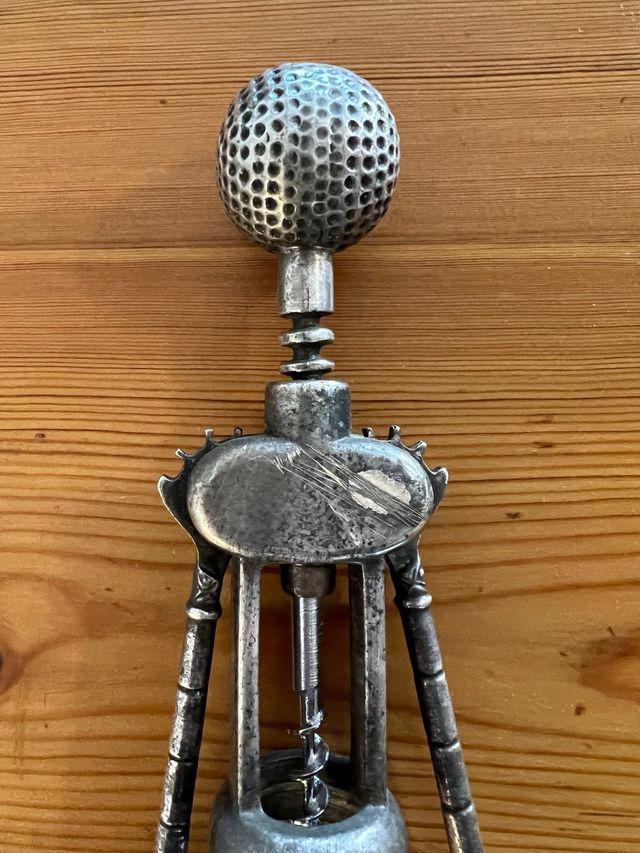 Sacacorchos Valentí y abridor botellas.