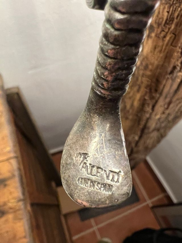 Sacacorchos Valentí y abridor botellas.