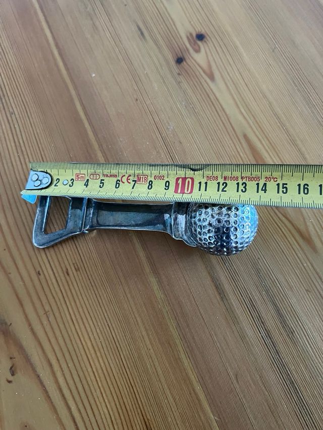 Sacacorchos Valentí y abridor botellas.