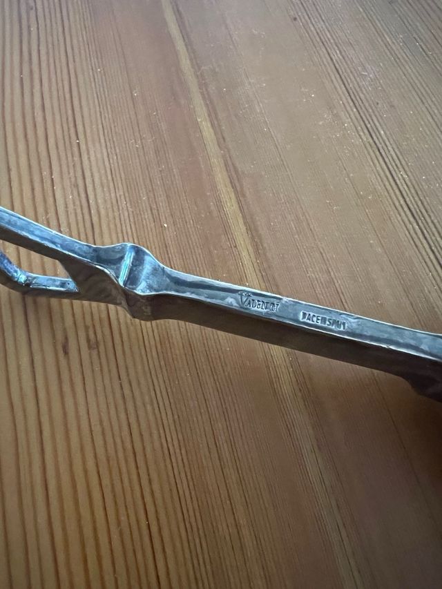 Sacacorchos Valentí y abridor botellas.