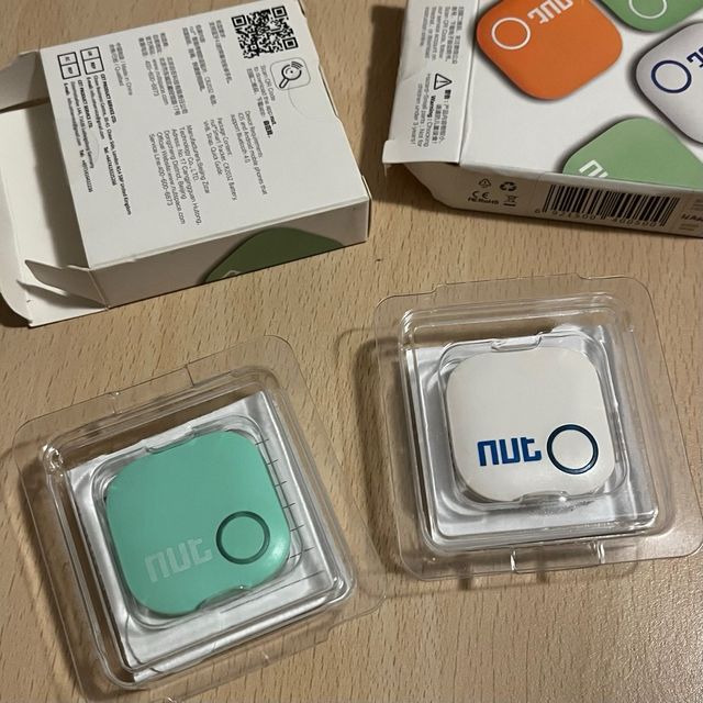 2 NUT mini Bluetooth tracker
