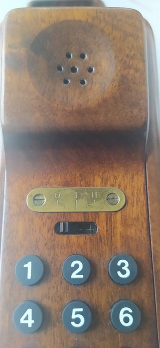 Teléfono de madera años 80