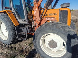 Tractor Renault 103-54 ( Doble tracción)