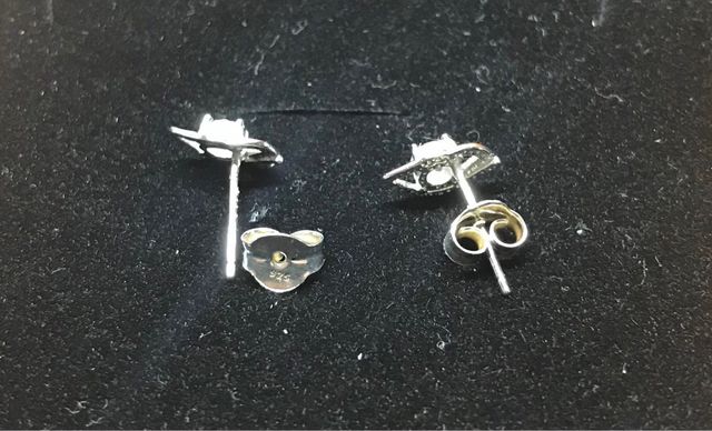 Pendientes pequeños de plata y circonita