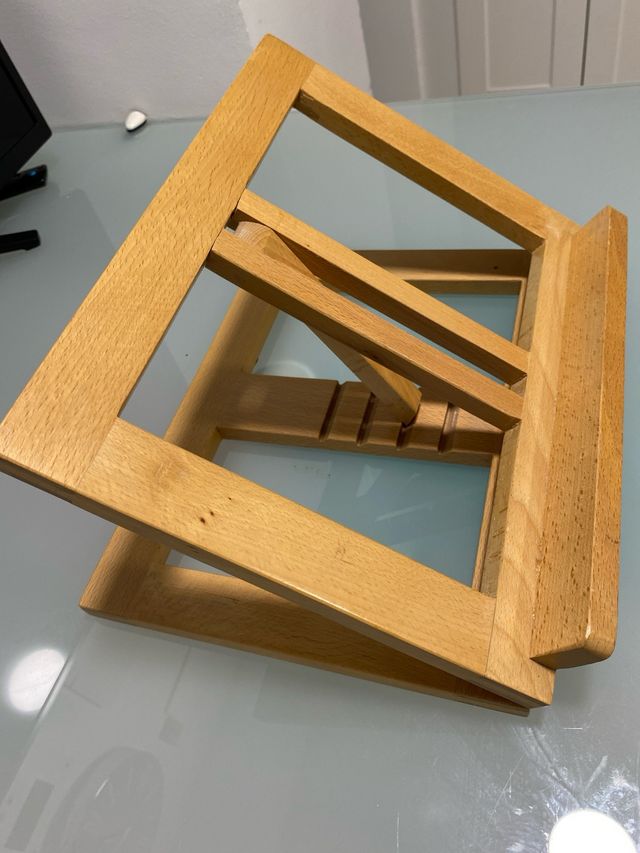 Sujeta libro, soporte para leer o estudiar