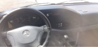 Mercedes-Benz Sprinter 212